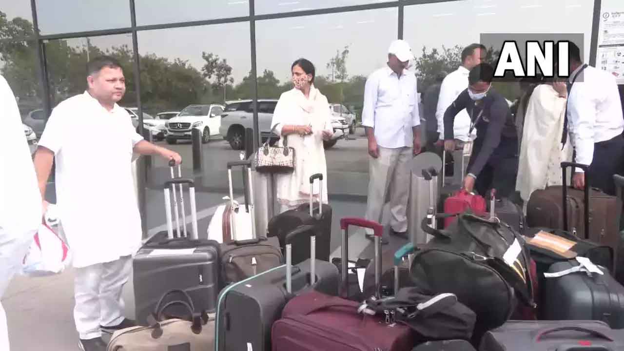 Congress Cross Voting Tensions | ఛ‌త్తీస్‌గ‌ఢ్‌కు హ‌ర్యానా కాంగ్రెస్‌ ఎమ్మెల్యేల త‌ర‌లింపు!