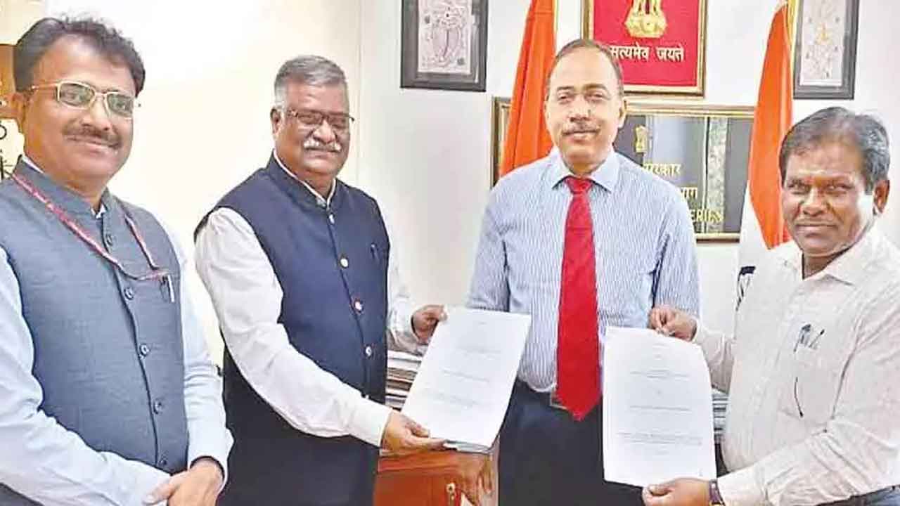 డ్రెడ్జింగ్‌ కార్పొరేషన్‌తో మత్స్యశాఖ ఒప్పందం