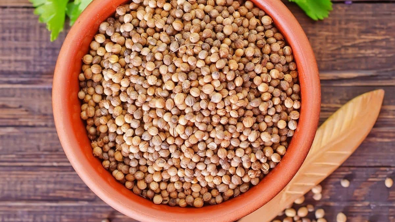 కూర‌లు, చారుల్లో ధ‌నియాల పొడిని వేసుకుంటే ఇన్ని లాభాలు ఉన్నాయా!!