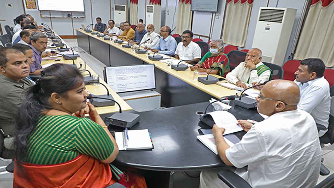 తిరుమ‌లకు మ‌రింత ఆధ్యాత్మిక శోభ : ఈఓ ధ‌ర్మారెడ్డి