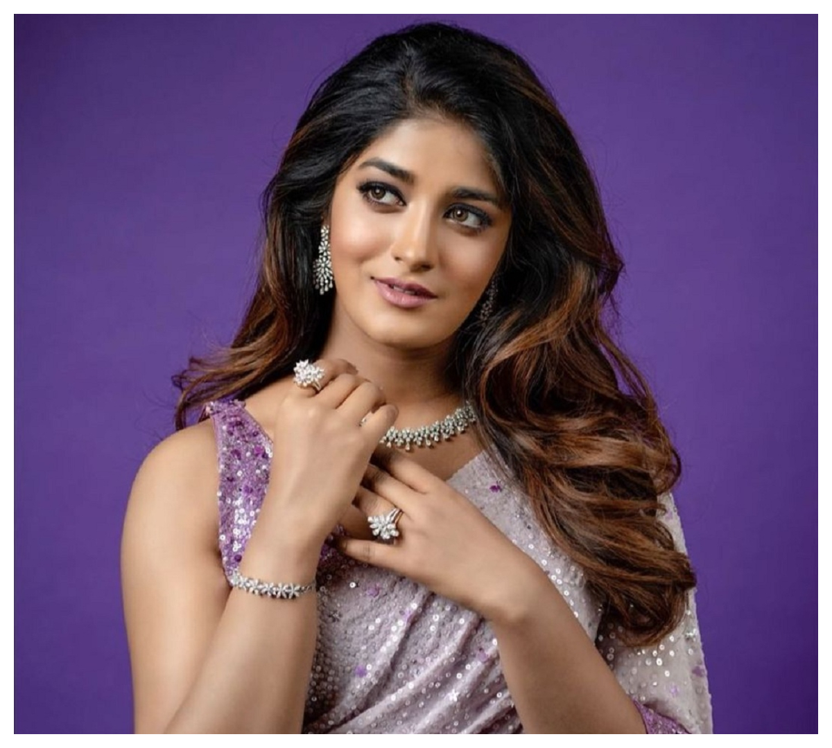 Dimple Hayathi | ప‌ర్పుల్ క‌ల‌ర్ శారీలో డింపుల్ హయతి మెరుపులు..