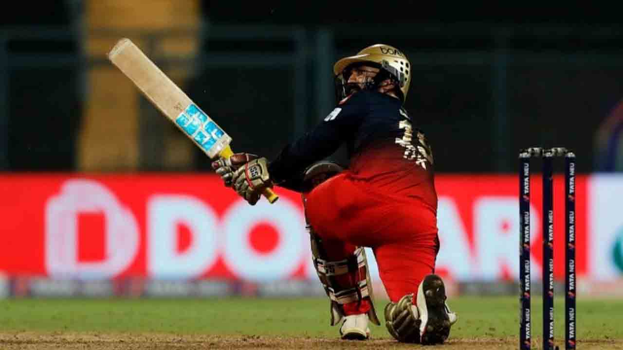 Dinesh Karthik | ధోనీ పాత్ర పోషిస్తే.. ప్రపంచకప్‌కు ఎంపికవుతాడు.. దినేష్ కార్తీక్‌పై మాజీ కోచ్ కామెంట్స్