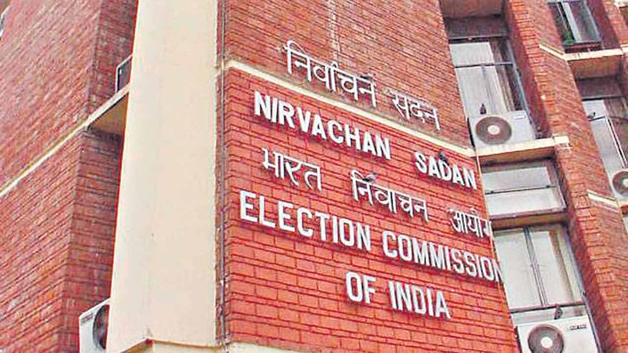 రెండు చోట్ల నిలబడితే పోటీకి అనర్హులు