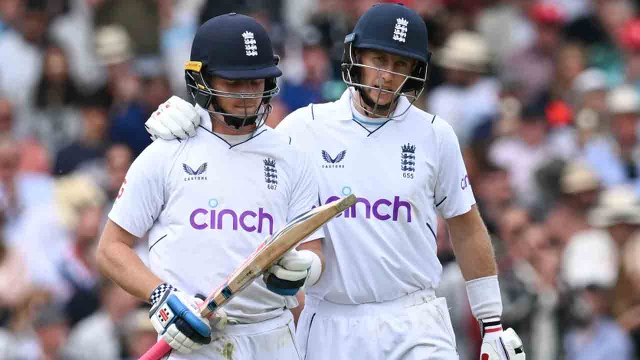 ENG vs NZ | సెంచరీలు చేసిన కుమారులు.. సంతోషంతో కౌగిలించుకున్న తండ్రులు.. వీడియో వైరల్