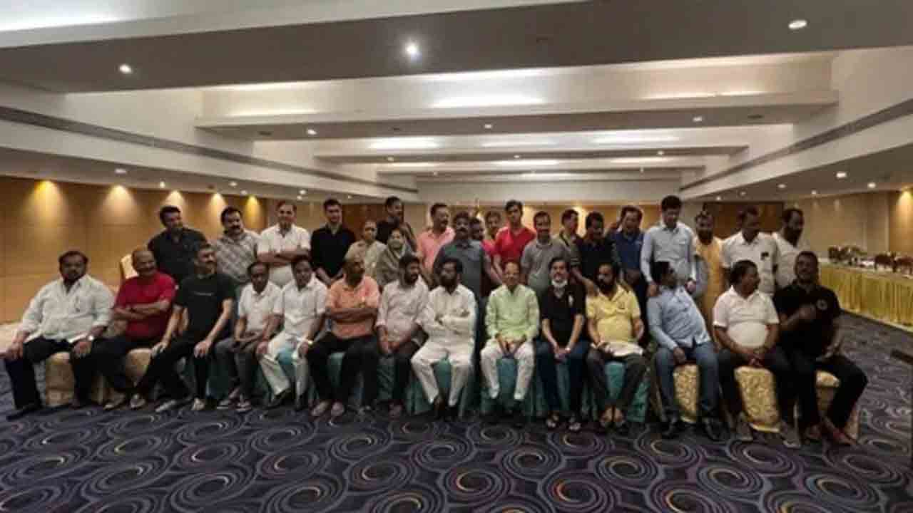 ఏక్‌నాథ్‌ షిండే శివసేనను చీల్చుతారా?… అంత మంది ఎమ్మెల్యేల మద్దతు ఉందా?