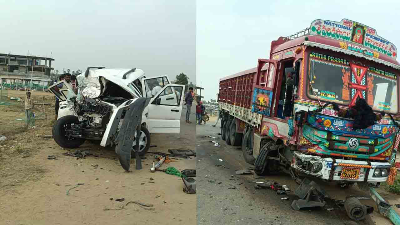 ఏటూరునాగారంలో కారు, లారీ ఢీ.. ఇద్దరు మృతి