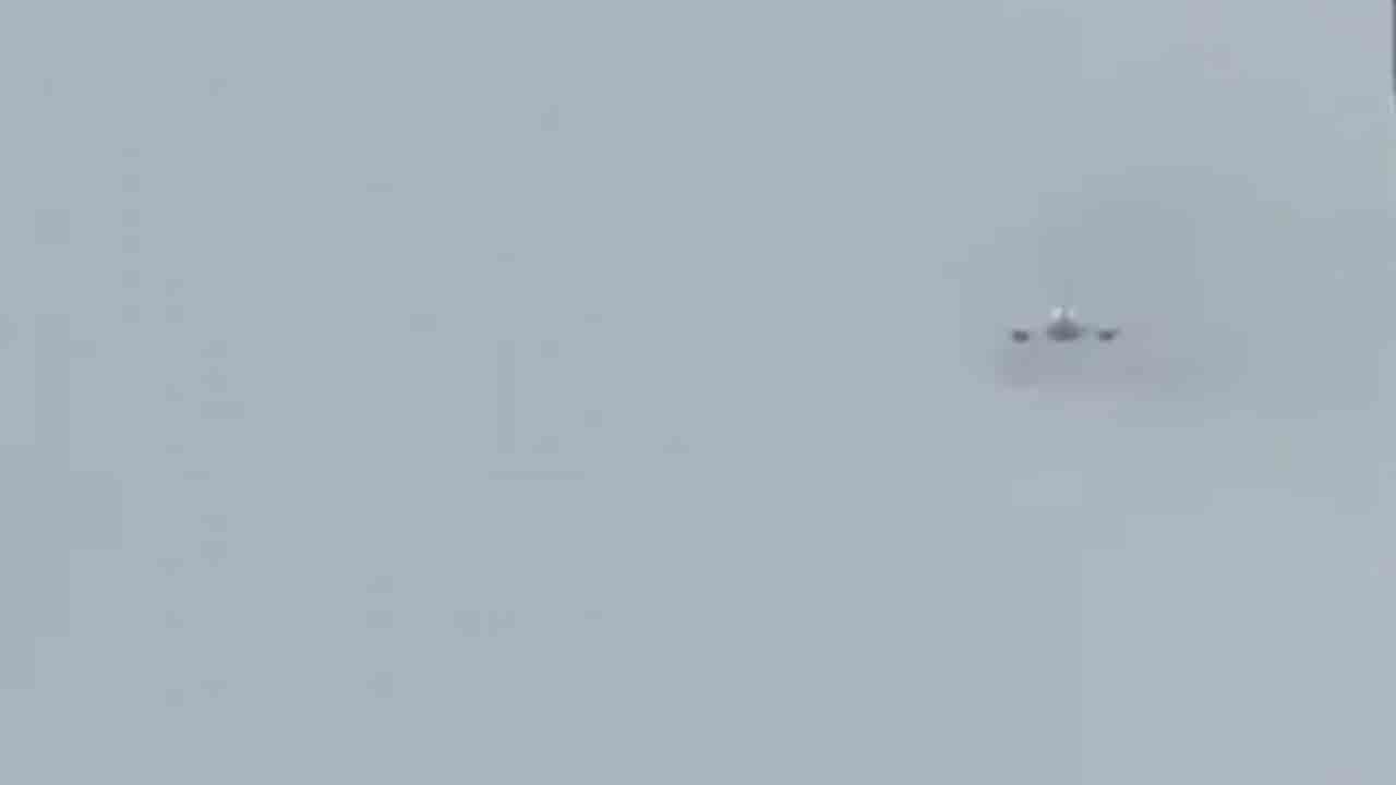 స్పైస్‌జెట్ విమానంలో మంటలు… టేకాఫ్‌ అయిన వెంటనే ఎమర్జెన్సీ ల్యాండింగ్