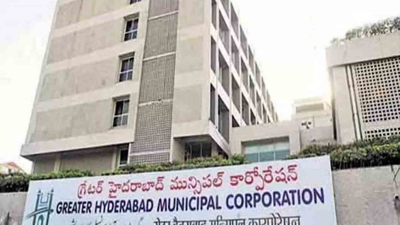 బీజేపీ డిజిటల్‌ బోర్డు.. రూ.50 వేలు జరిమానా విధించిన GHMC