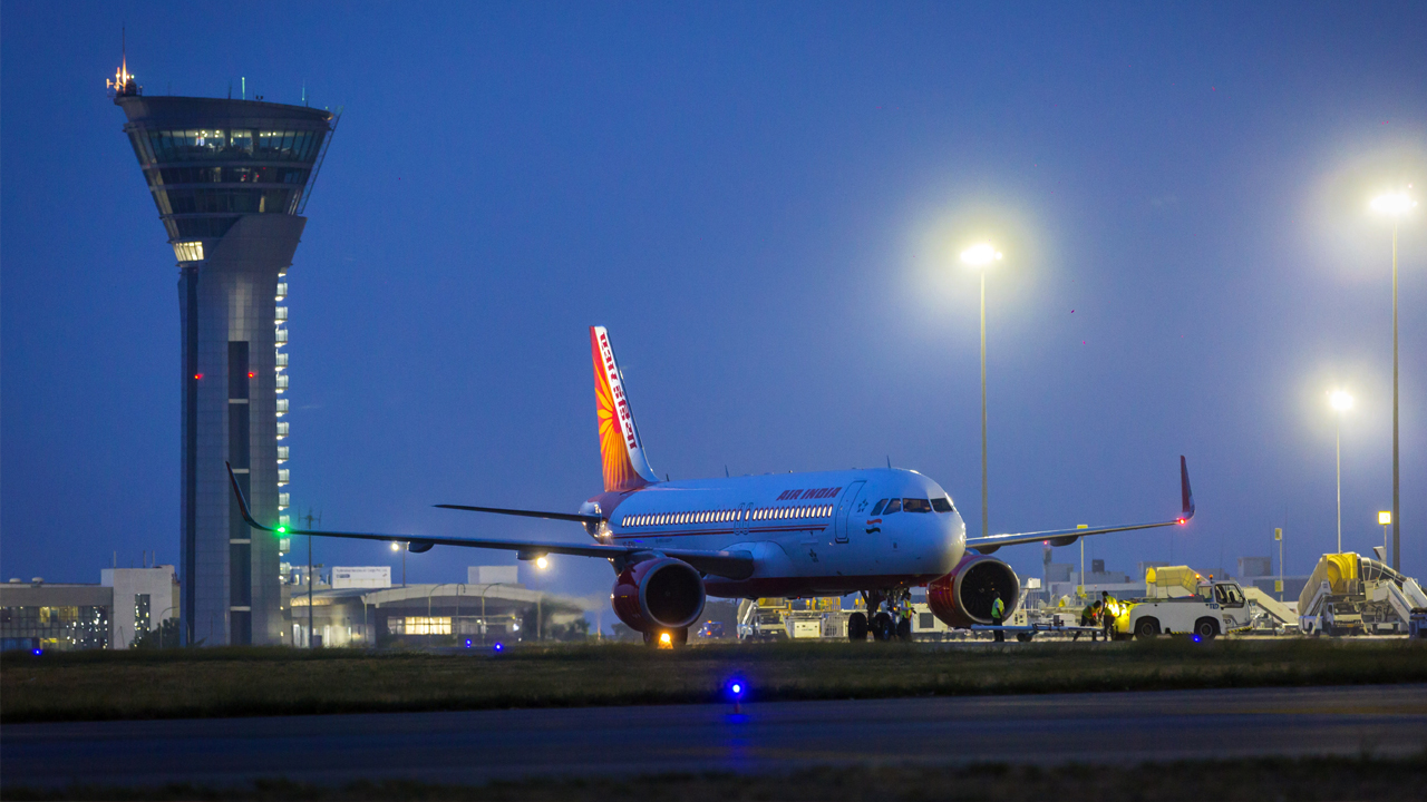 విమానాశ్రయ ప్రయాణికులు 17.50 లక్షల మంది