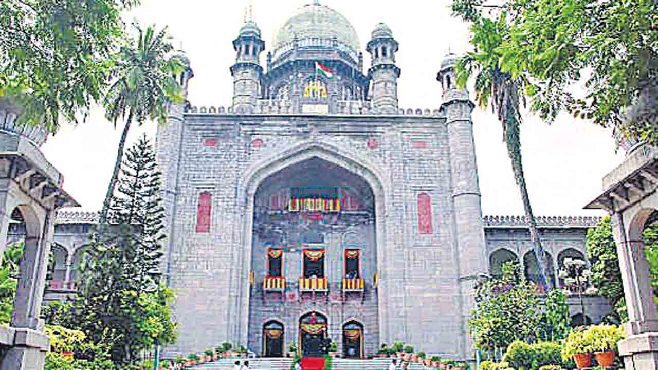 తెలంగాణకు ఏపీ బాకీ 4,774 కోట్లు