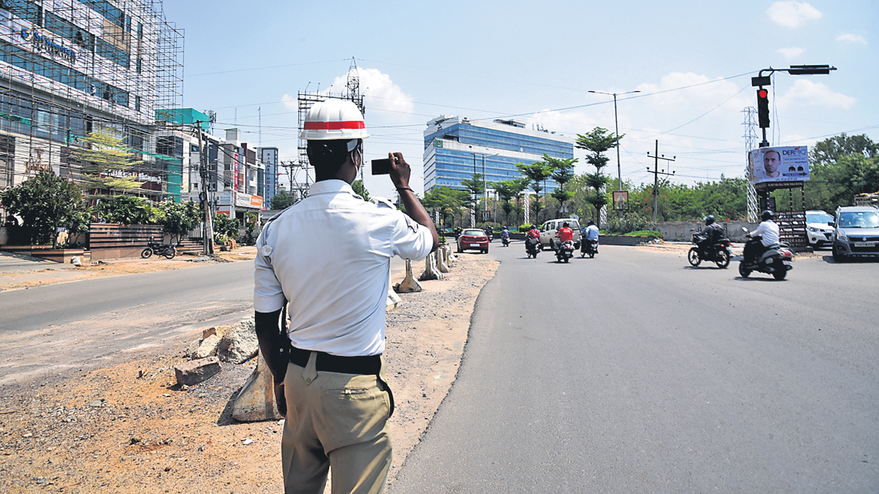 ట్యాంపరింగ్‌ చేస్తే.. తాటతీస్తారు