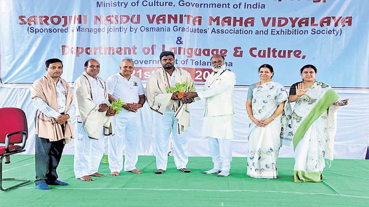 మానవాళికి..బహుమతి యోగా