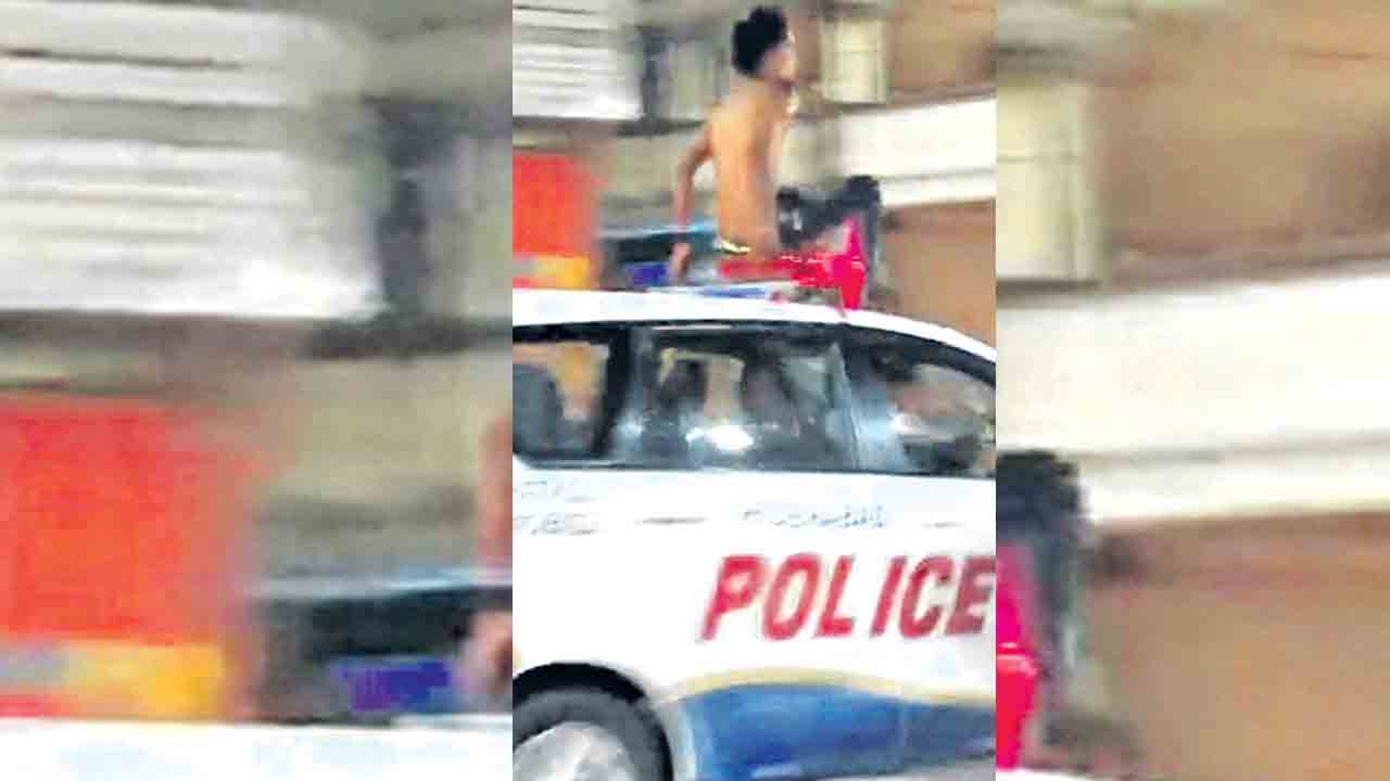 గంజాయి మత్తులో యువకుడి వీరంగం