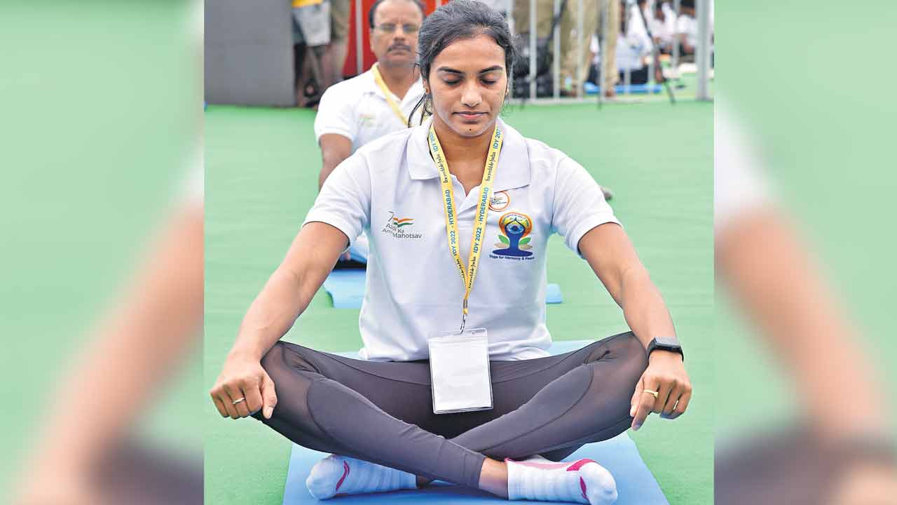 ప్రపంచానికి భారత్‌ యోగా శాస్ర్తాన్నిచ్చింది