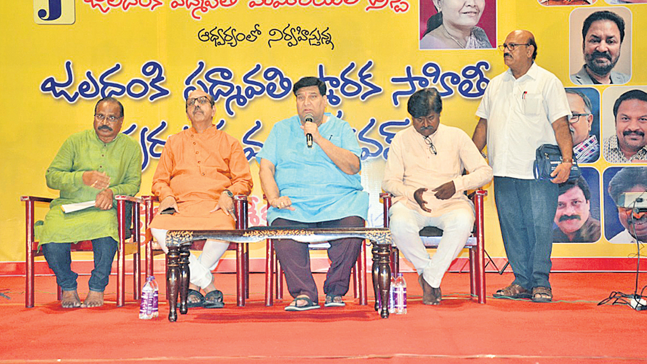 ఎదుగుదలలో స్త్రీ మూర్తి సహకారం తప్పనిసరి