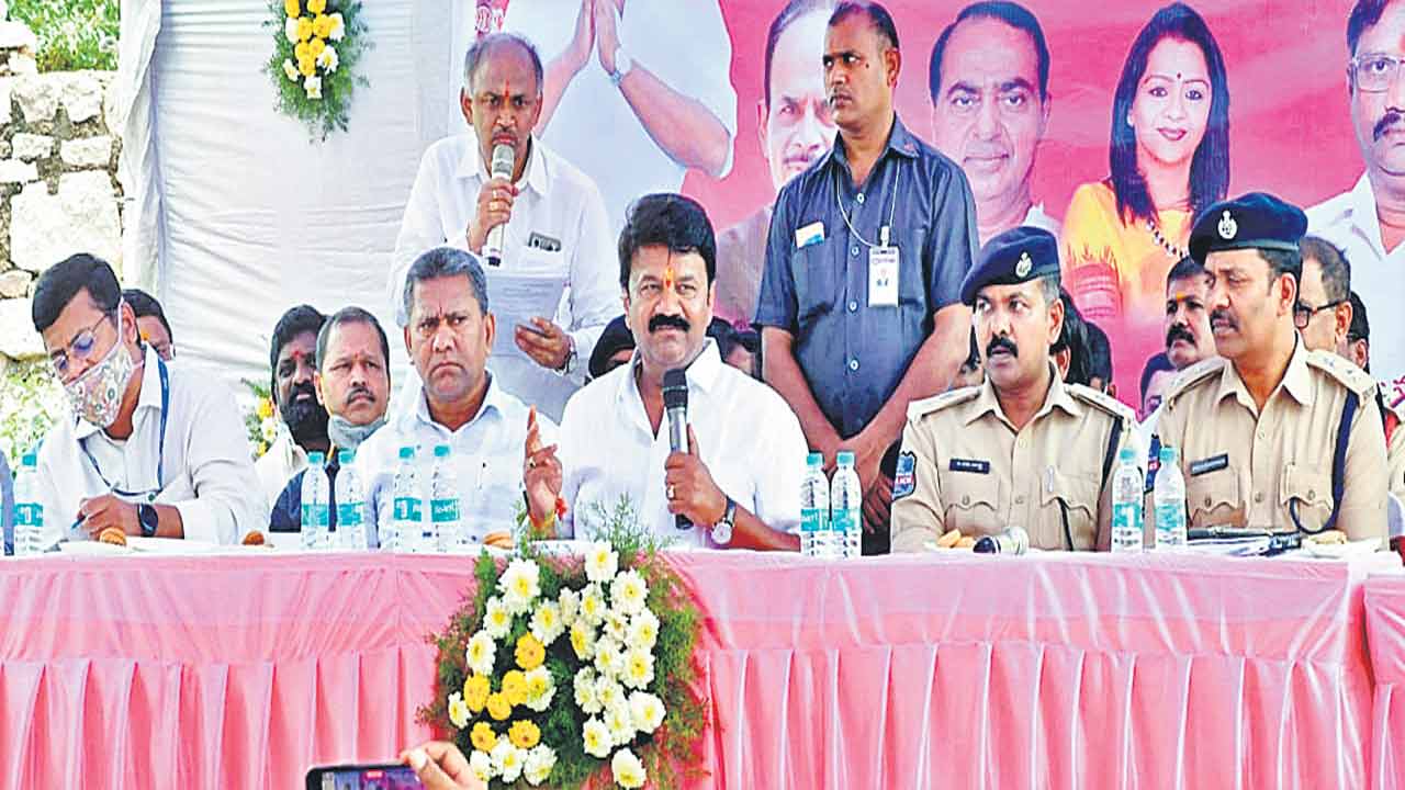 మన పండుగలు.. విశ్వ వేడుకలు