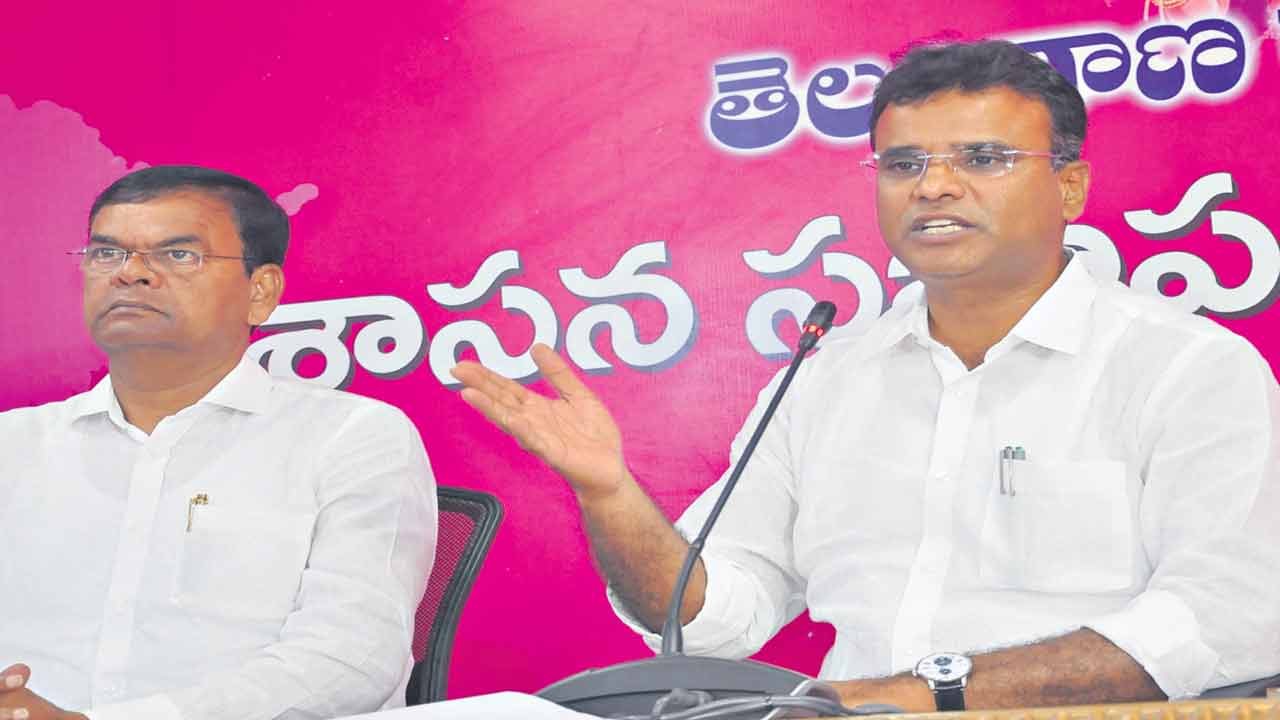 మోదీ గద్దె దిగు..
