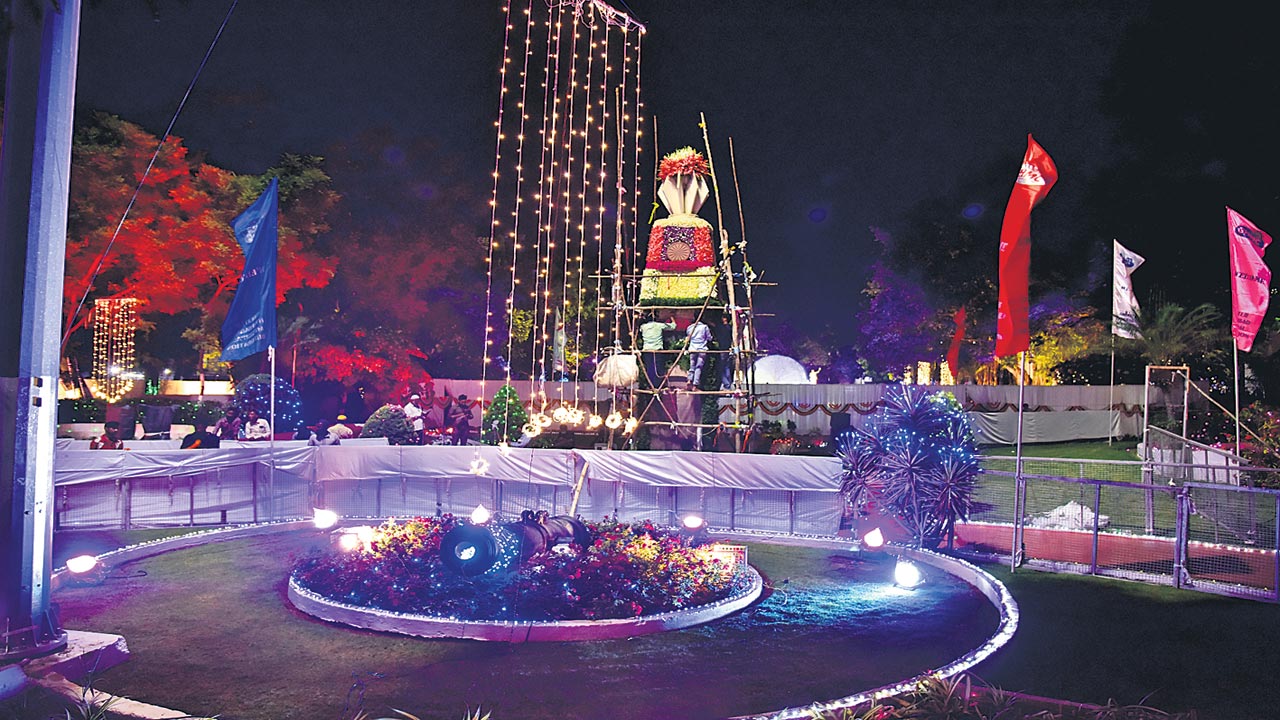 విజన్‌తో విశ్వనగరం