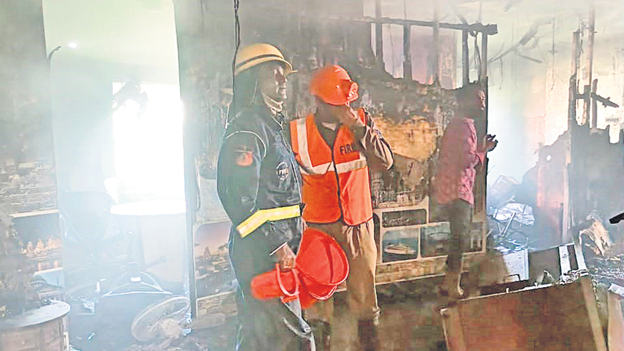 ట్రావెల్‌ సంస్థ కార్యాలయంలో అగ్ని ప్రమాదం