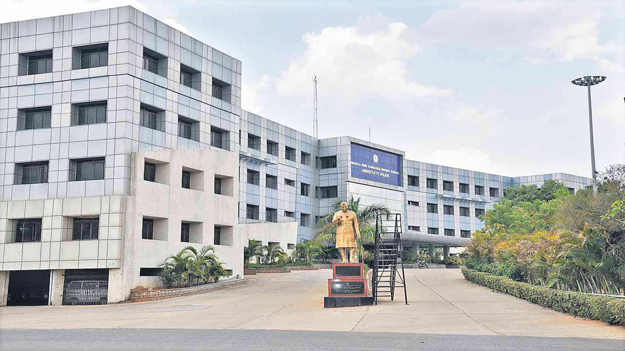 ఎమర్జింగ్‌ కోర్సు ఫ్యూచర్‌ అదుర్స్‌