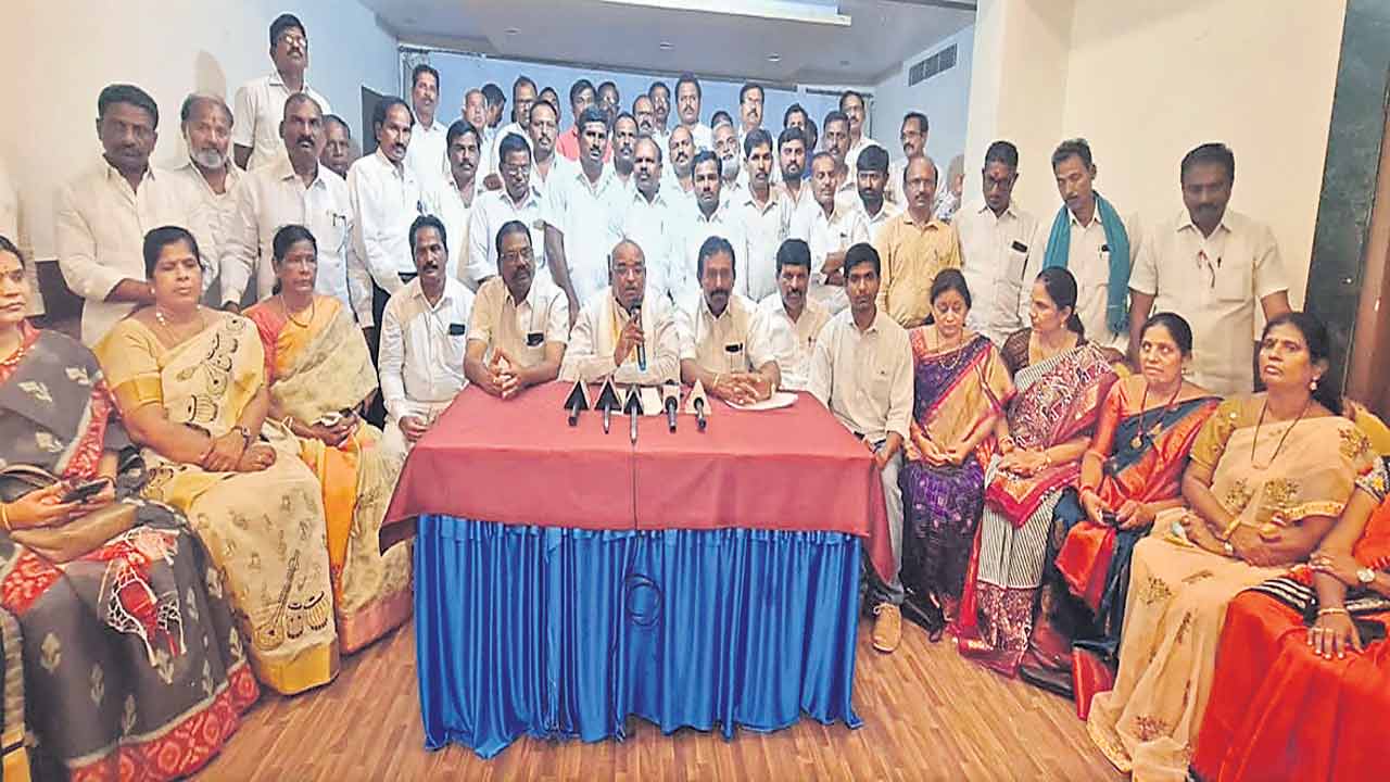 మంత్రి మల్లారెడ్డిపై దాడి దురదృష్టకరం: రెడ్డి జేఏసీ