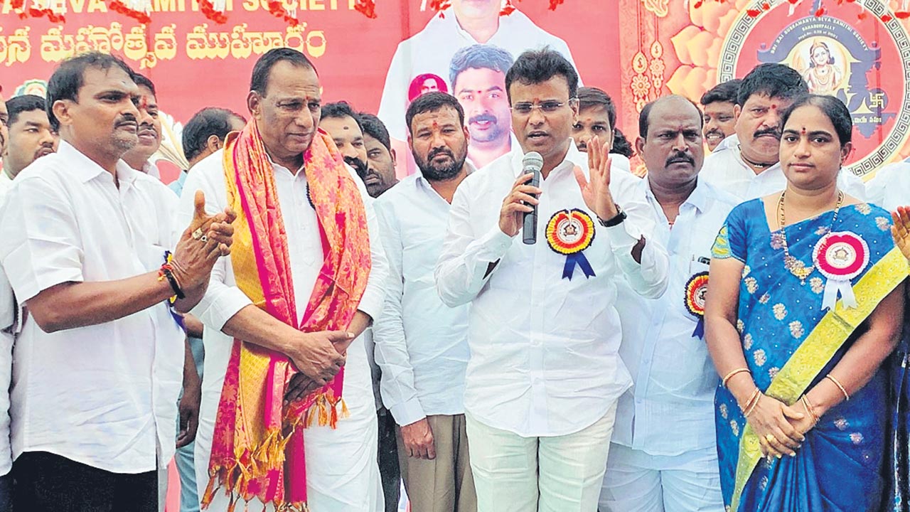 గ్రీన్‌హిల్స్‌ హౌసింగ్‌కాలనీలో.. శివాలయ నిర్మాణానికి భూమిపూజ