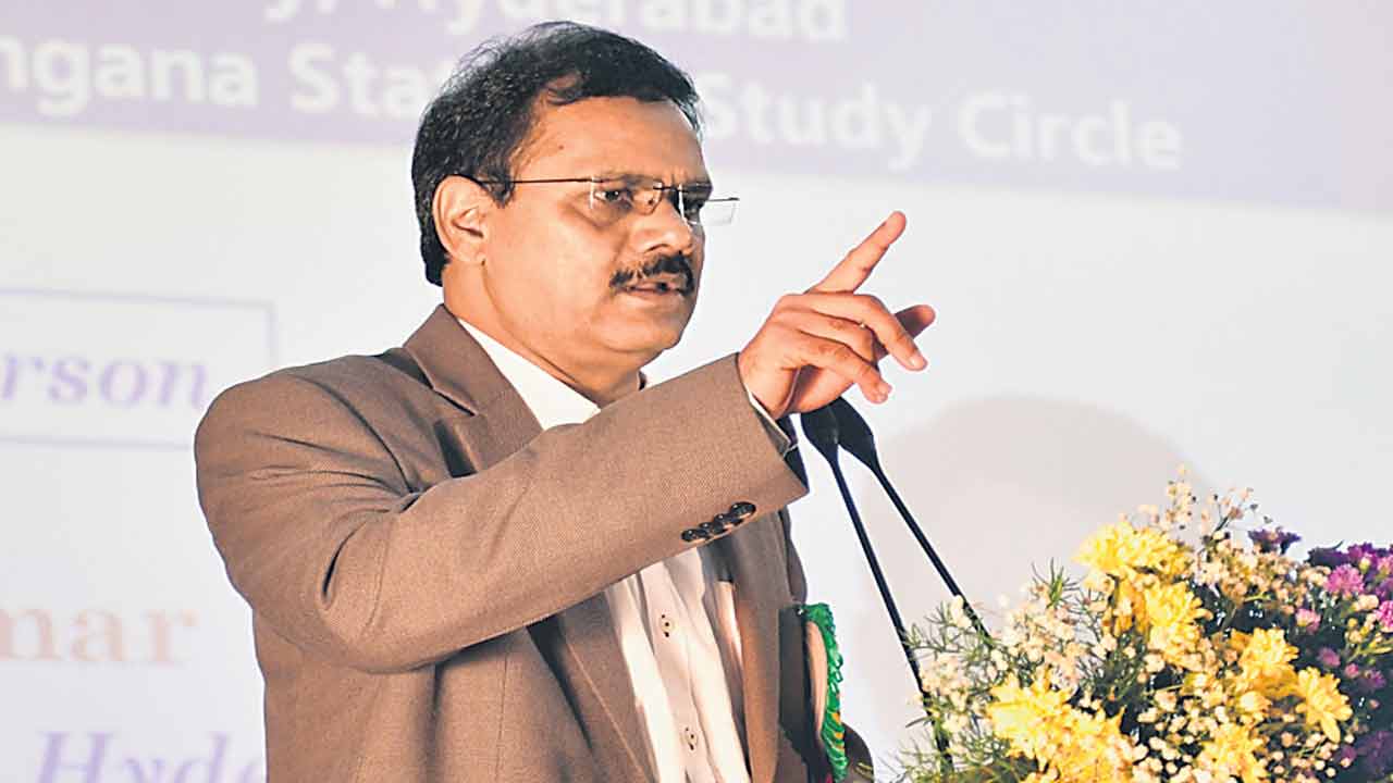 అధ్యయనం, అవగాహనతోనే పోటీపరీక్షల్లో విజయం