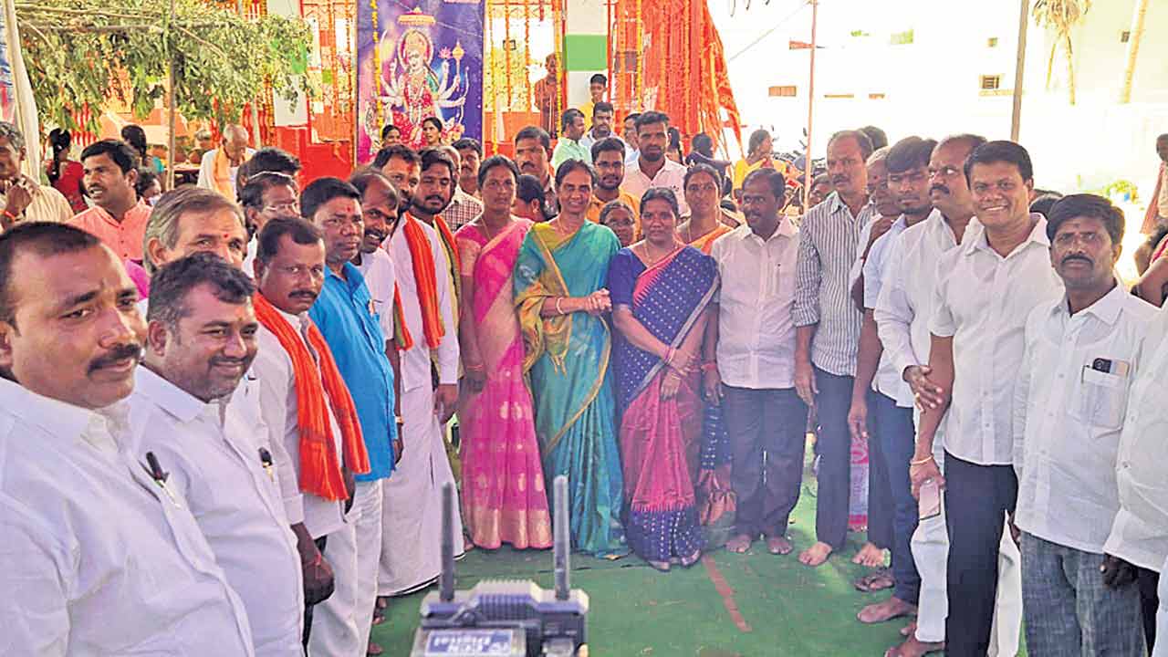 భక్తిభావాన్ని పెంపొందించుకోవాలి