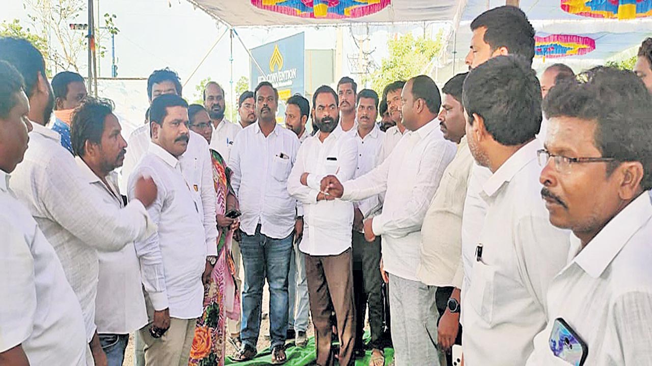 సమస్యల పరిష్కారానికి కృషి : ఎమ్మెల్సీ