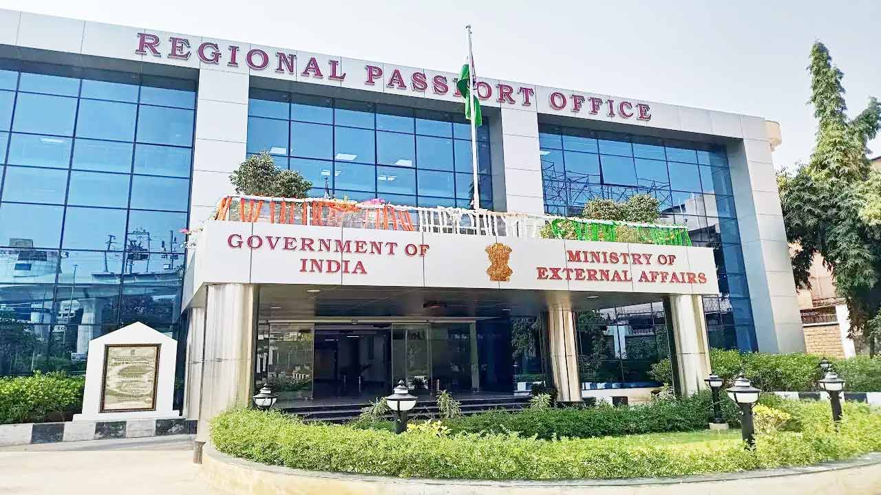 తొమ్మిదేండ్ల పాపకు గంటలోనే పాస్‌పోర్టు