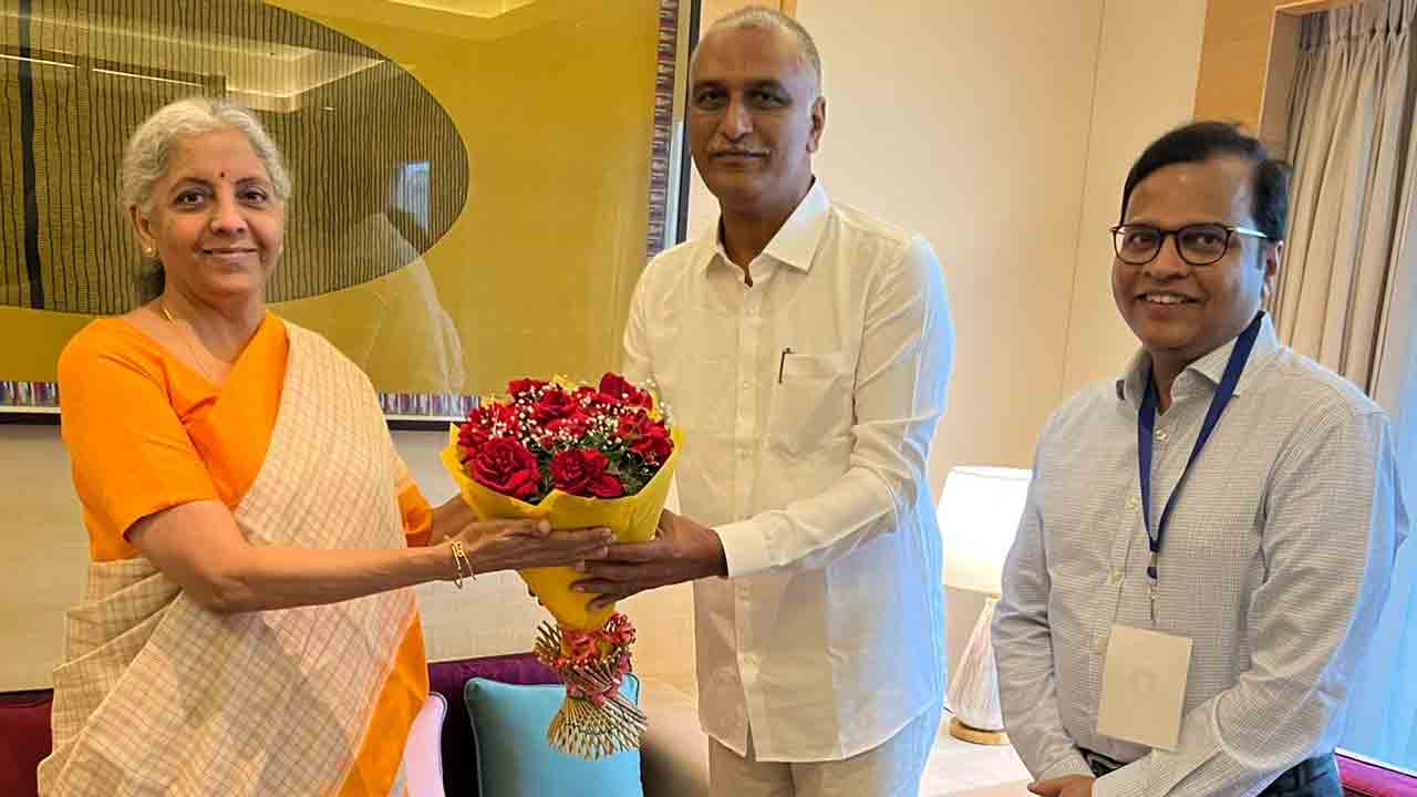 ఆ అప్‌డేట్ లేక‌పోవ‌డంతో భారీగా దారి మ‌ళ్లుతున్న ఆదాయం : మంత్రి హ‌రీశ్‌రావు