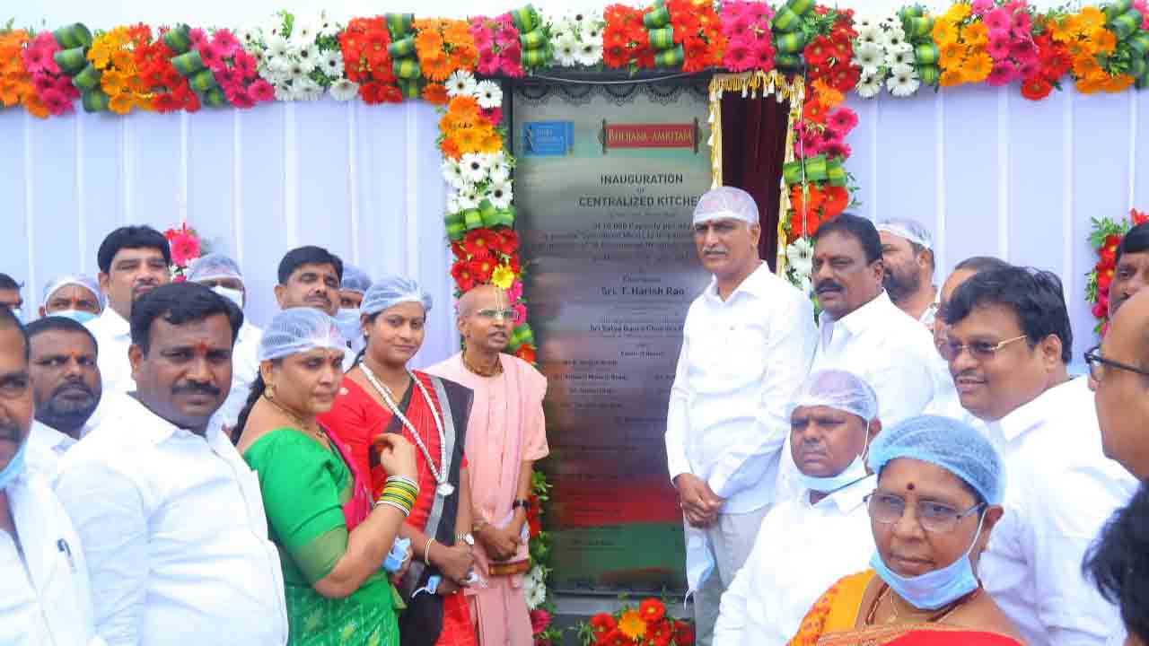 హ‌రే కృష్ణ మూవ్‌మెంట్‌తో క‌లిసి ల‌క్ష‌ల మంది ఆక‌లి తీర్చుతున్నాం : మంత్రి హ‌రీశ్‌రావు