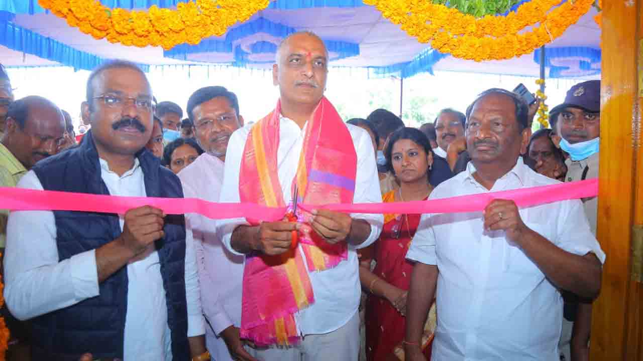 అగ్నిప‌థ్‌పై పోరాడితే అక్ర‌మ కేసులు పెడుతారా? : మంత్రి హ‌రీశ్‌రావు