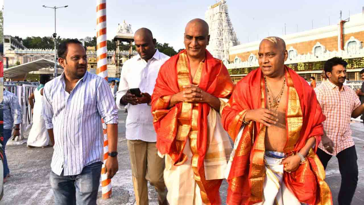 తిరుమ‌ల శ్రీవారిని దర్శించుకున్న మంత్రి హరీష్ రావు