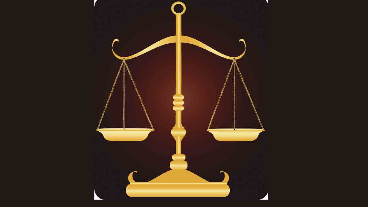 ప్రీమియంతోపాటు నష్టపరిహారాన్ని చెల్లించండి