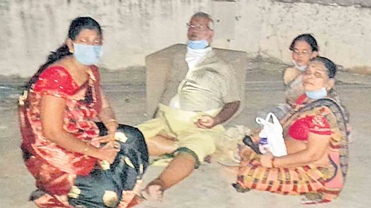 ఫుట్‌వేర్‌ గోదాంలో అగ్ని ప్రమాదం