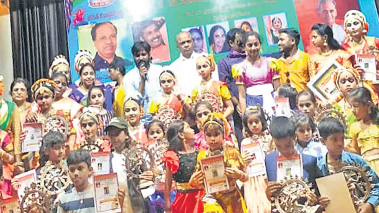 నటరాజ రామకృష్ణ కీర్తి పురస్కారాల ప్రదానం