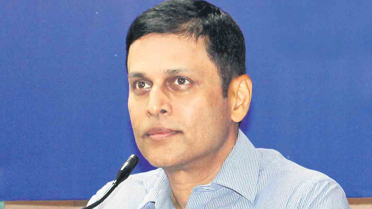 కేంద్ర వాటా నిధులు విడుదల చేయండి