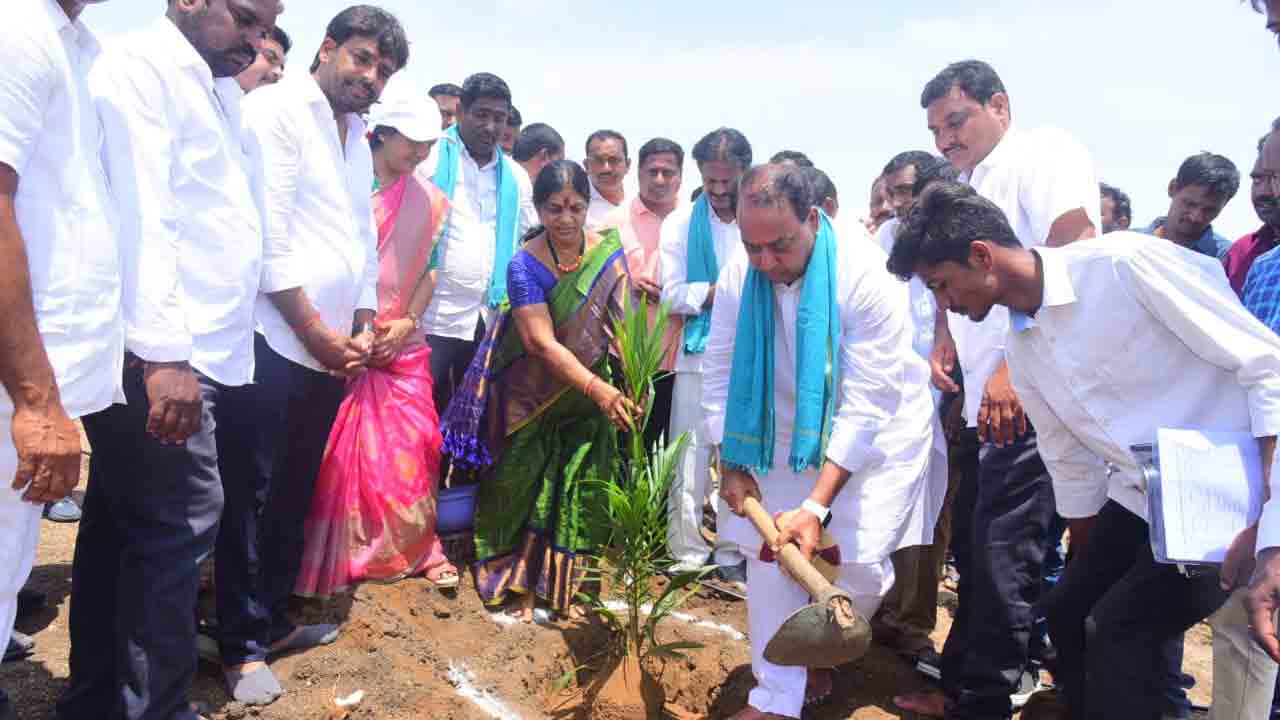 ఆయిల్‌ పామ్‌తో రైతులకు దీర్ఘకాలిక ఆదాయం : ఇంద్రకరణ్‌రెడ్డి