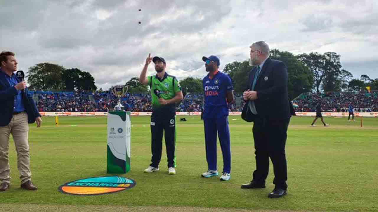 IND vs IRE | టాస్ గెలిచి బౌలింగ్ ఎంచుకున్న టీమిండియా.. ఉమ్రాన్ మాలిక్ అరంగేట్రం