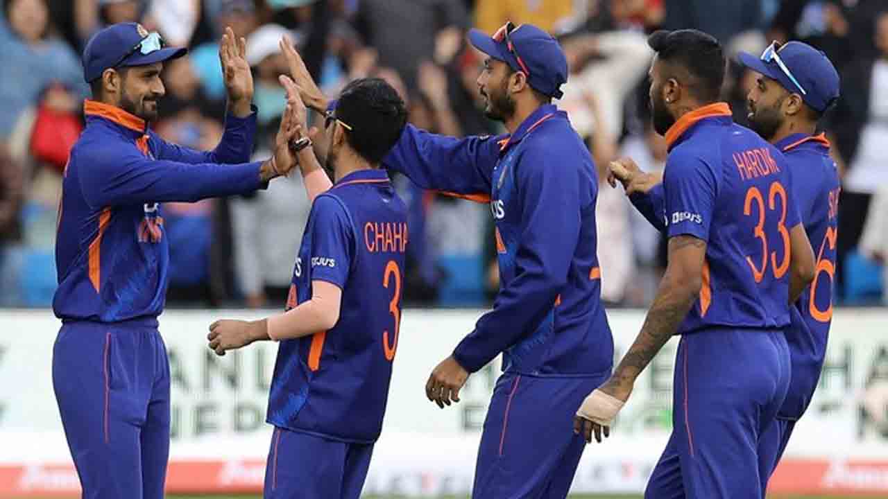 IND vs IRE | నాలుగు వికెట్లు కోల్పోయిన ఐర్లాండ్