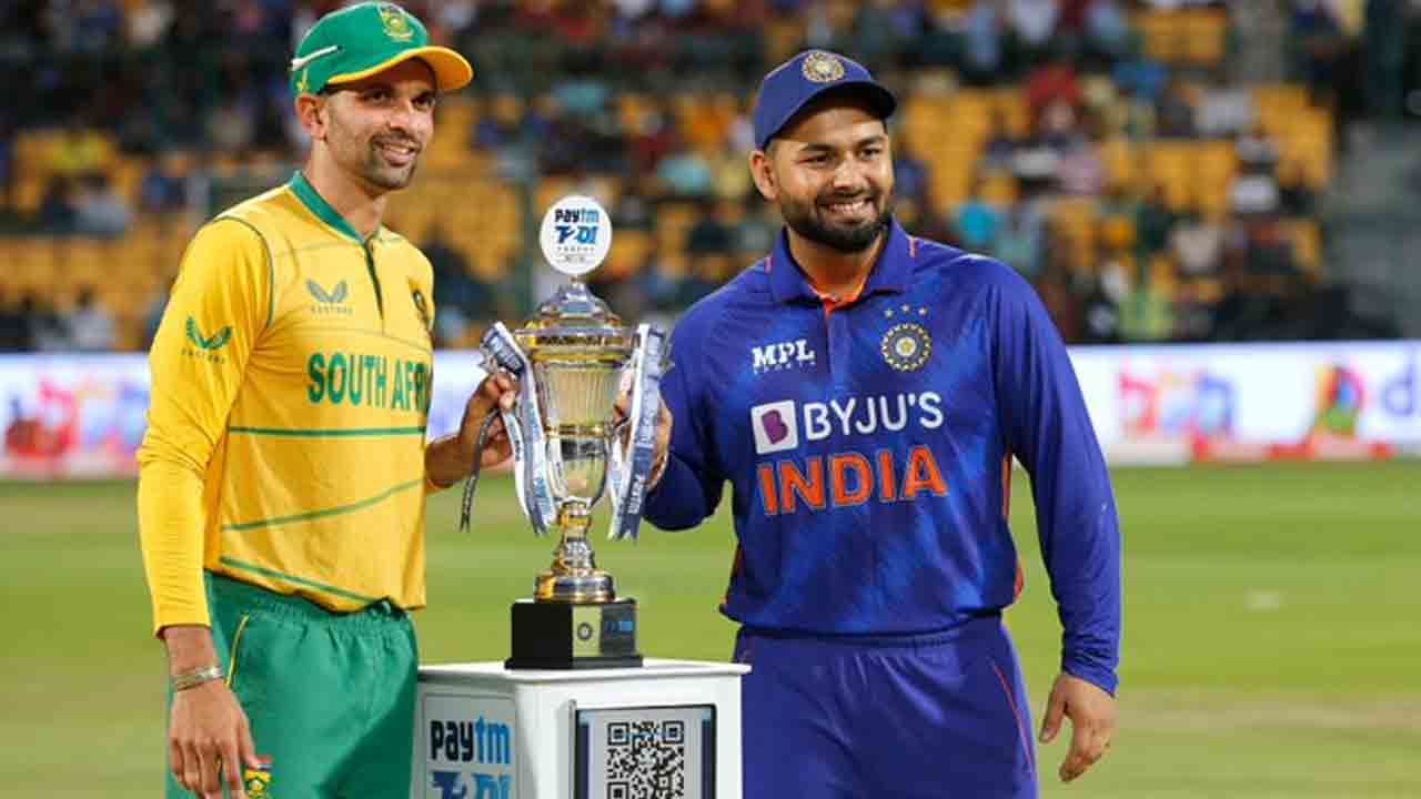 IND vs SA | తొలి బంతి పడకముందే వర్షం.. ఐదో టీ20 మ్యాచ్కు అంతరాయం