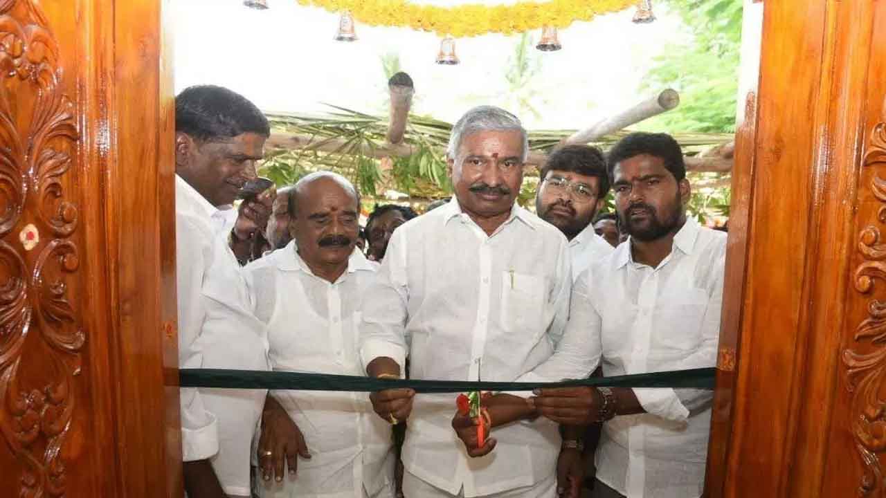 గుండుగల్లు గ్రామ సచివాలయం ప్రారంభం