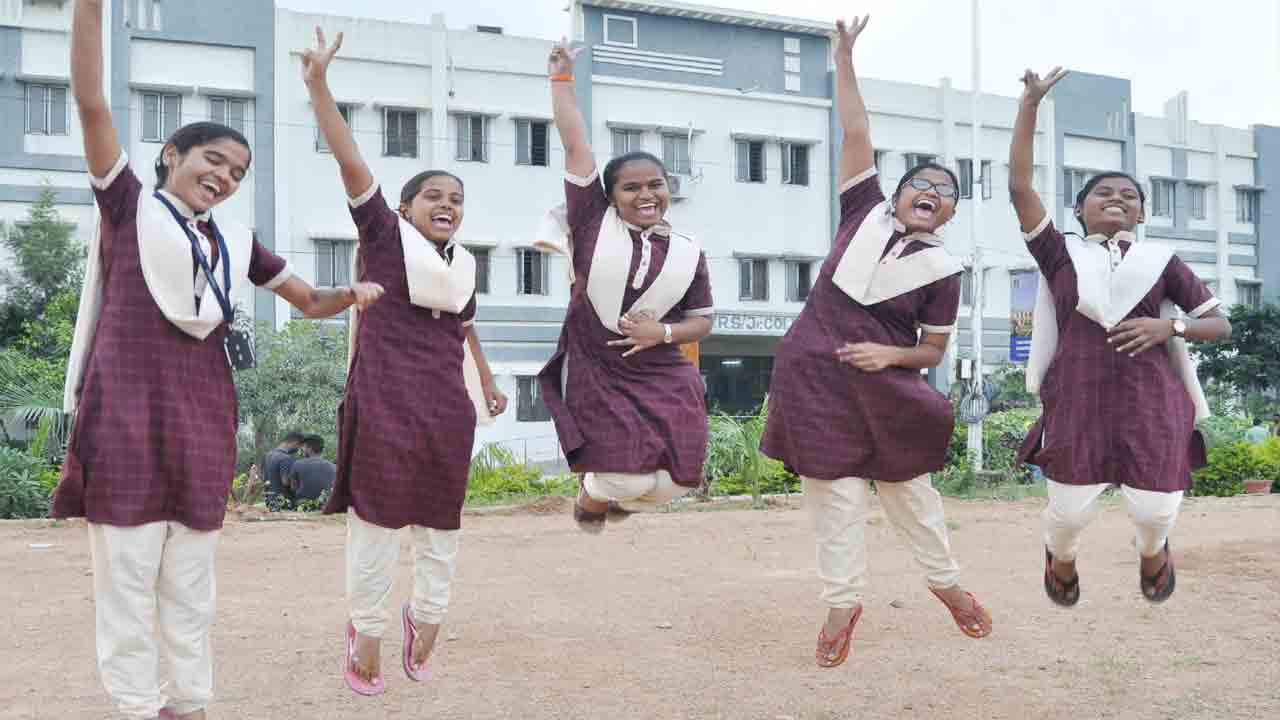 ఇంటర్‌లో ఉత్తమ ఫలితాలు