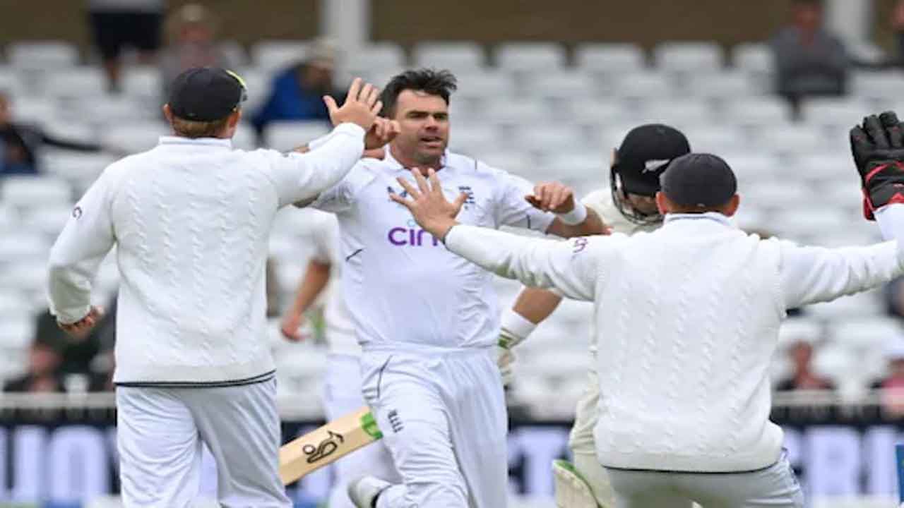 జేమ్స్ ఆండ‌ర్స‌న్ ఖాతాలో అరుదైన రికార్డు