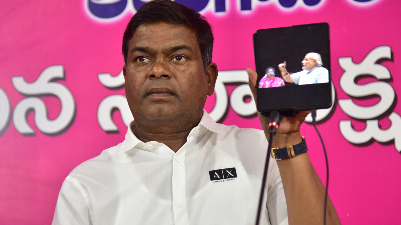 రాజ్భవనా? రాజకీయ భవనా?