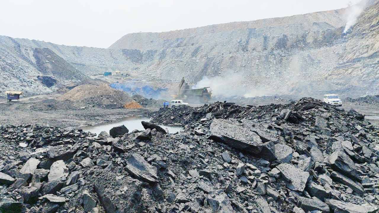 రికార్డుల బొగ్గుట్ట