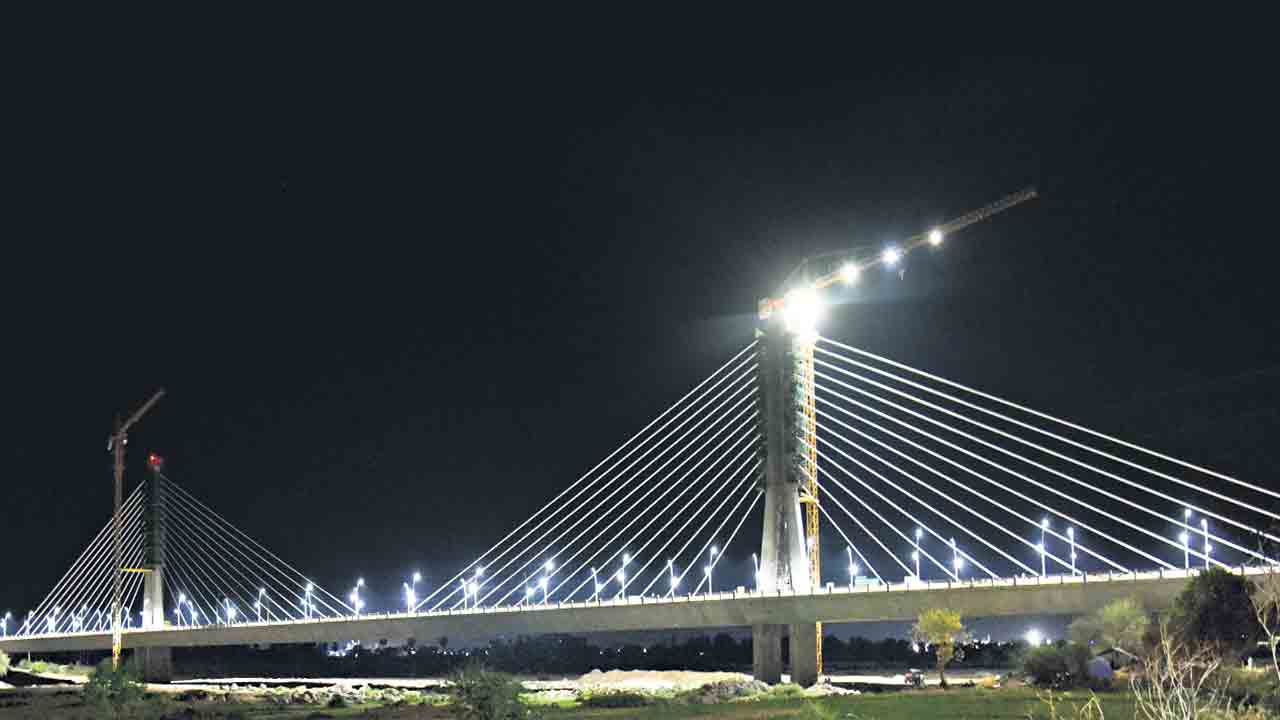 తుది దశకు మానేరు తీగల వంతెన