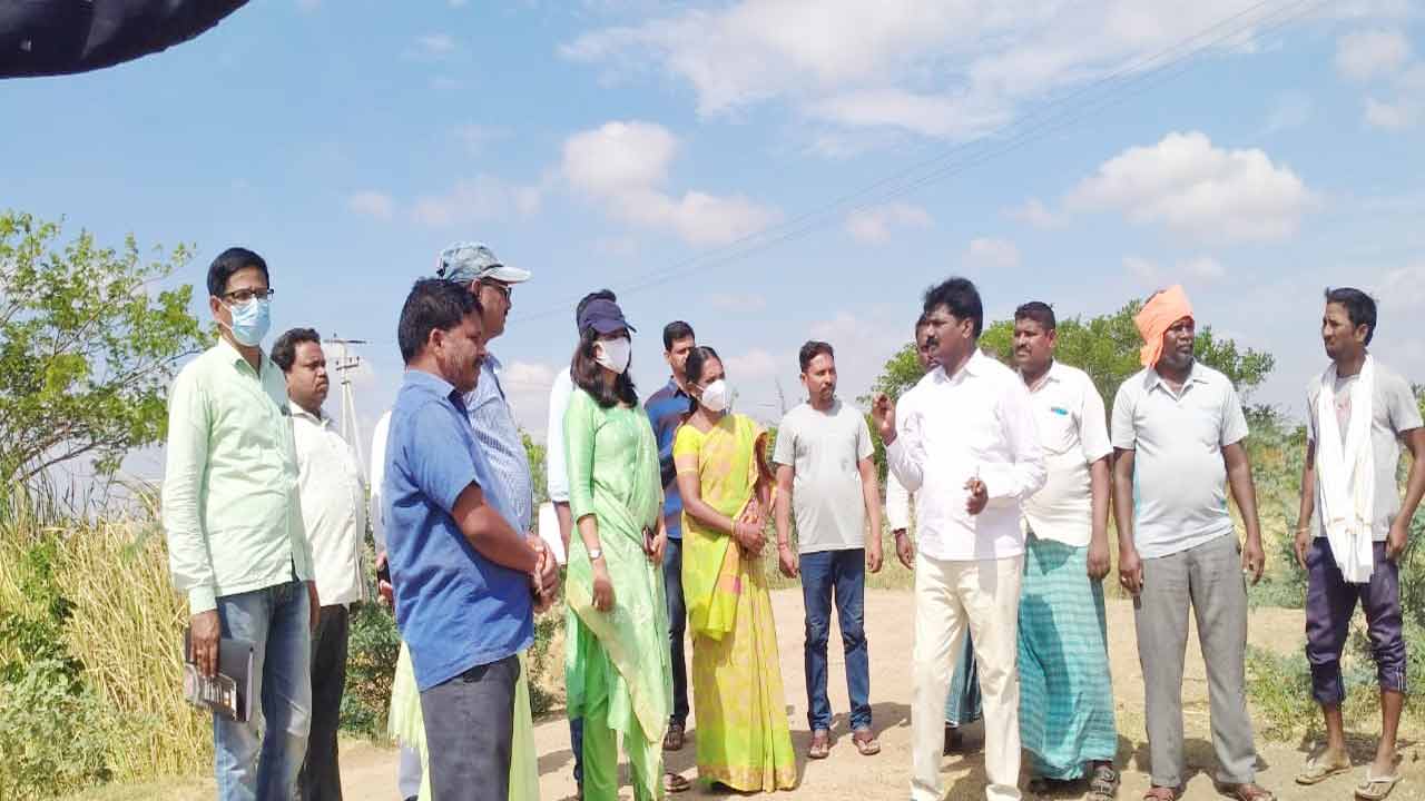 పల్లె ప్రగతి పనుల్లో వేగం పెంచాలి