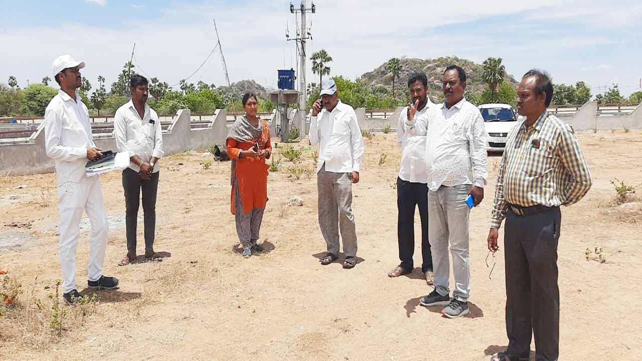 కొనసాగుతున్న పల్లె ప్రగతి కార్యక్రమం